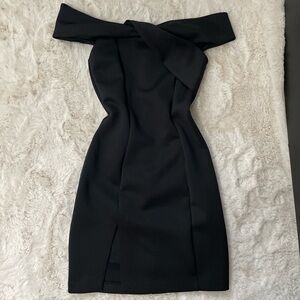 GUESS Off-Shoulder Black Dress